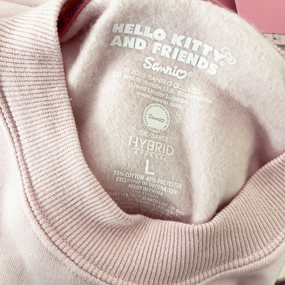 NWT Hello Kitty Winter Holiday Sweatshirt Women’s Large - Picture 8 of 11